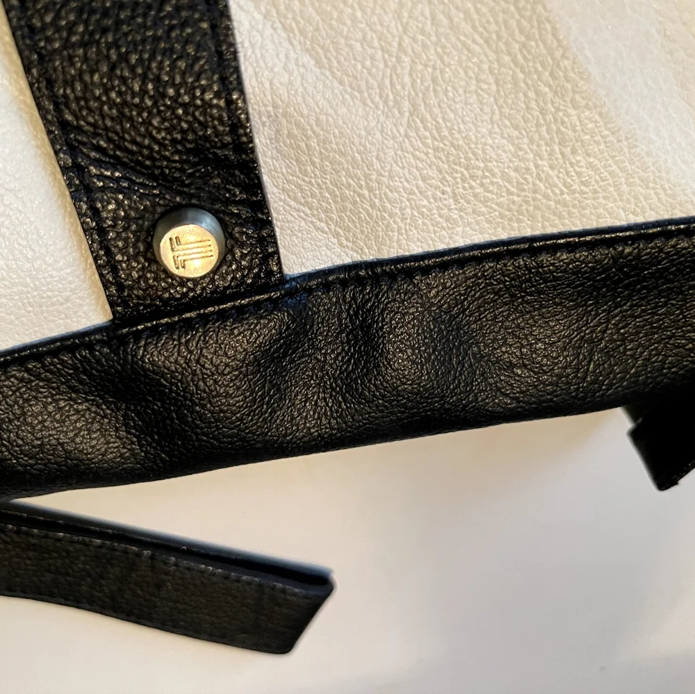 Genuine leather imported heavy quality luxurious bag - Picture 10 of 16